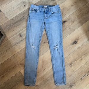 🛑 1 hour sale. Hudson Jeans, size 26 (US 2), Light Blue Distressed Skinny Jeans